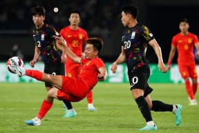 PG游戏-岭南雄鹿队守住胜果吴越雄鹿队，篮球大奖赛上演裁判判罚引热议！高压逼抢成功的简单介绍