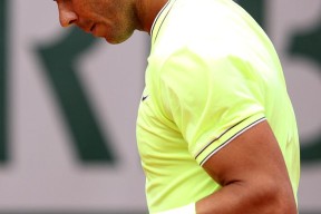 PG电子-费德勒在勇士比赛中重返赛场，败北引发热议！引发球迷热议的简单介绍