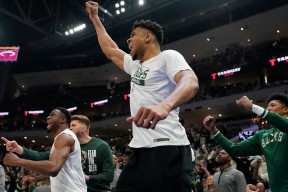 PG电子-包含热火不断突破！，字母哥连续十场比赛得分超过出色防守上演精彩一战的词条