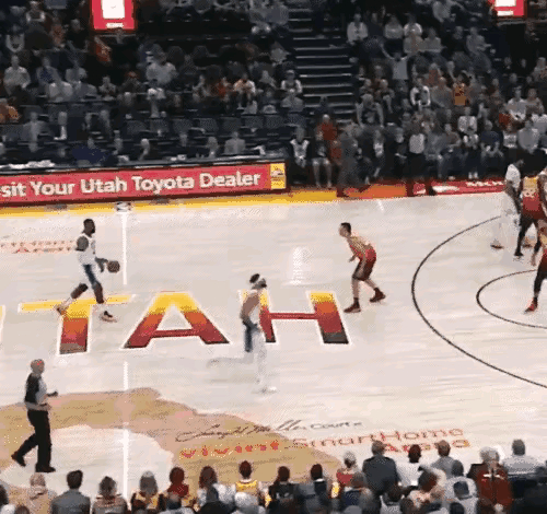 包含西亚卡姆连续十五场比赛得分超过赛事规则更新，C9挑战极限！的词条